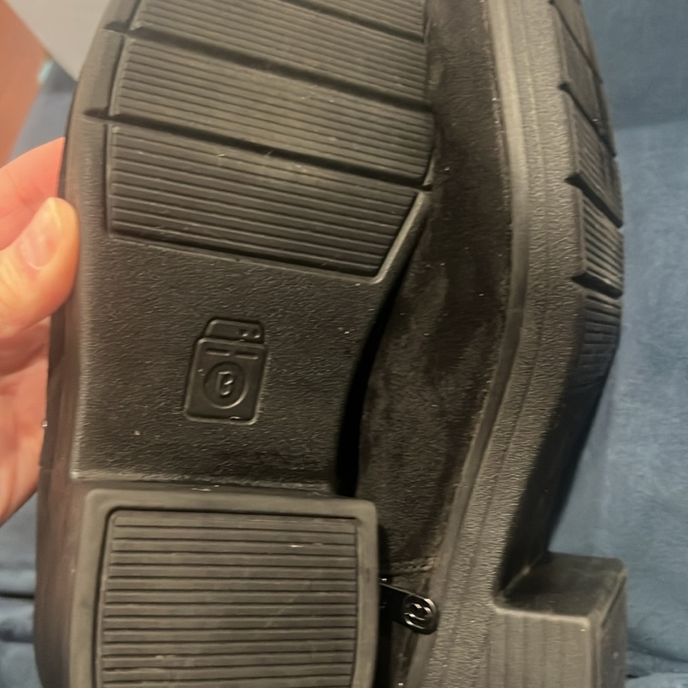 Beautiful, comfortable BZees Boots - Picture 4 of 4